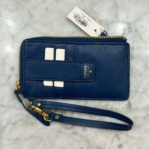 Fossil-wristlet and card wallet in one (NWT)